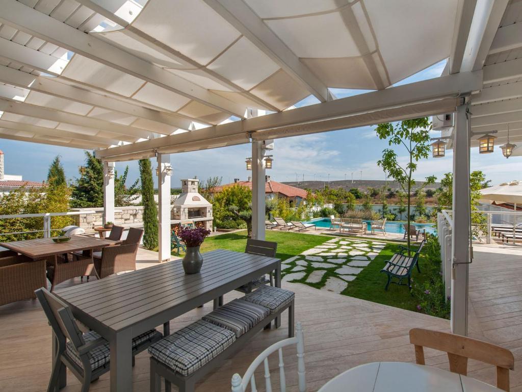 Ev Bharat Hotel Alacatı Bagian luar foto